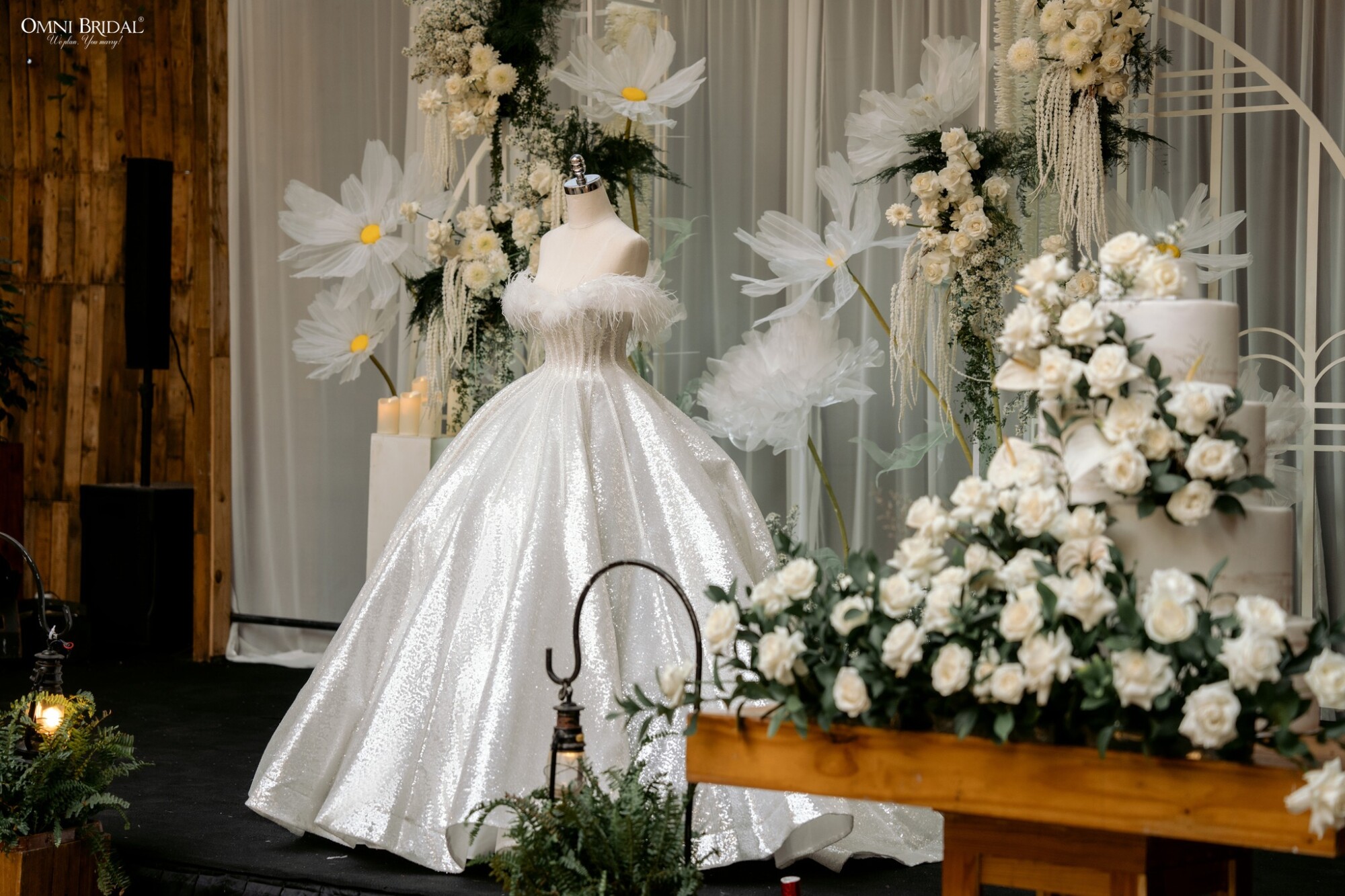 Váy cưới công chúa lấp lánh - FELY WEEDING