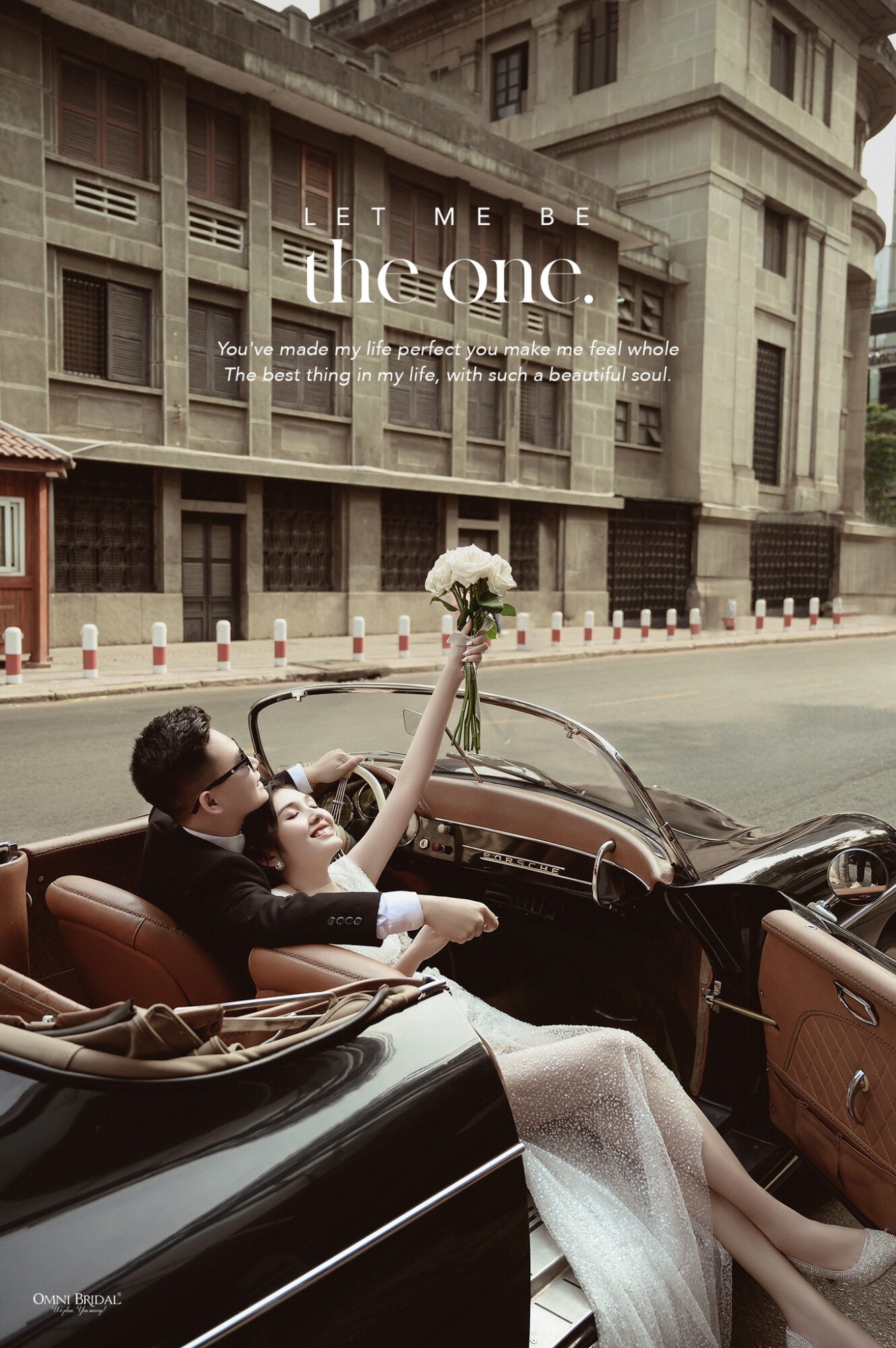 Đạo cụ phổ biến nhất cho những bức ảnh cưới ngoại cảnh Sài Gòn chính là xe