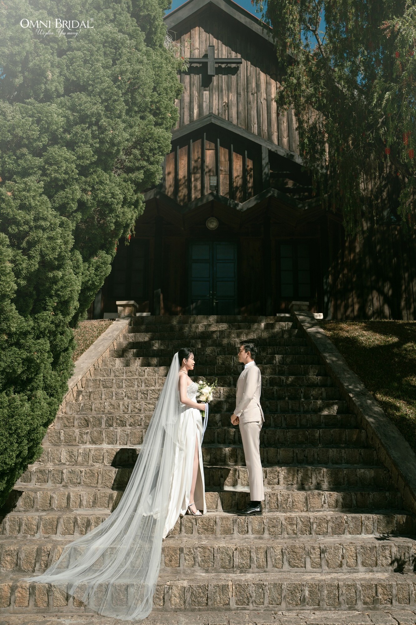 Chụp hình cưới ở Nhà thờ Thánh Mẫu - Chủng viện Minh Hòa