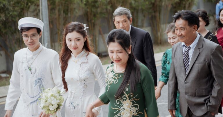 Album ghi lại mọi sự có mặt của người thân, bạn bè