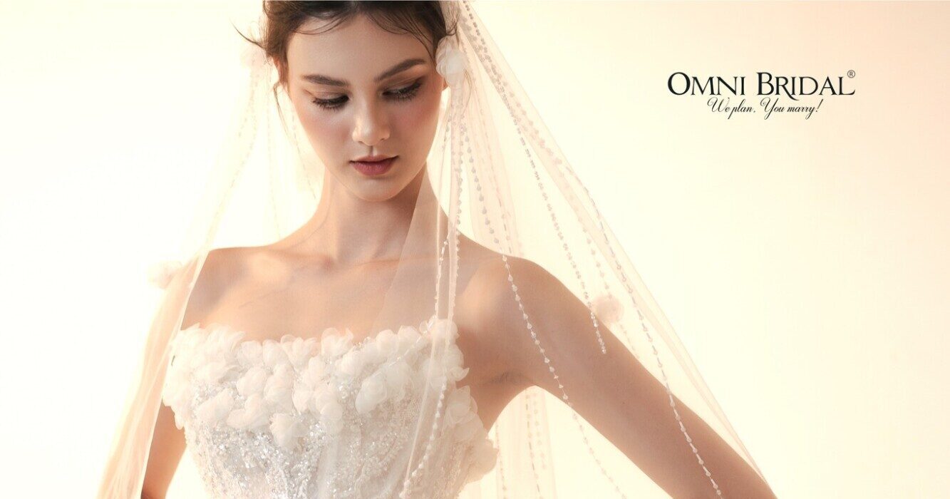 Tại sao cô dâu cần một chiếc váy cưới cúp ngực?