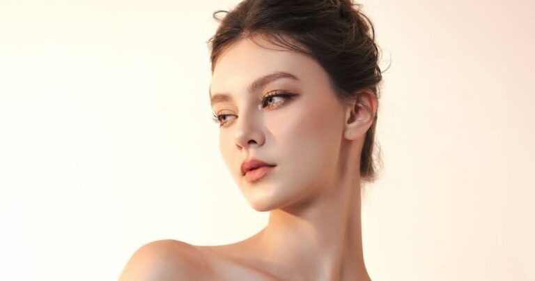 Không bỏ qua bước cố định lớp trang điểm