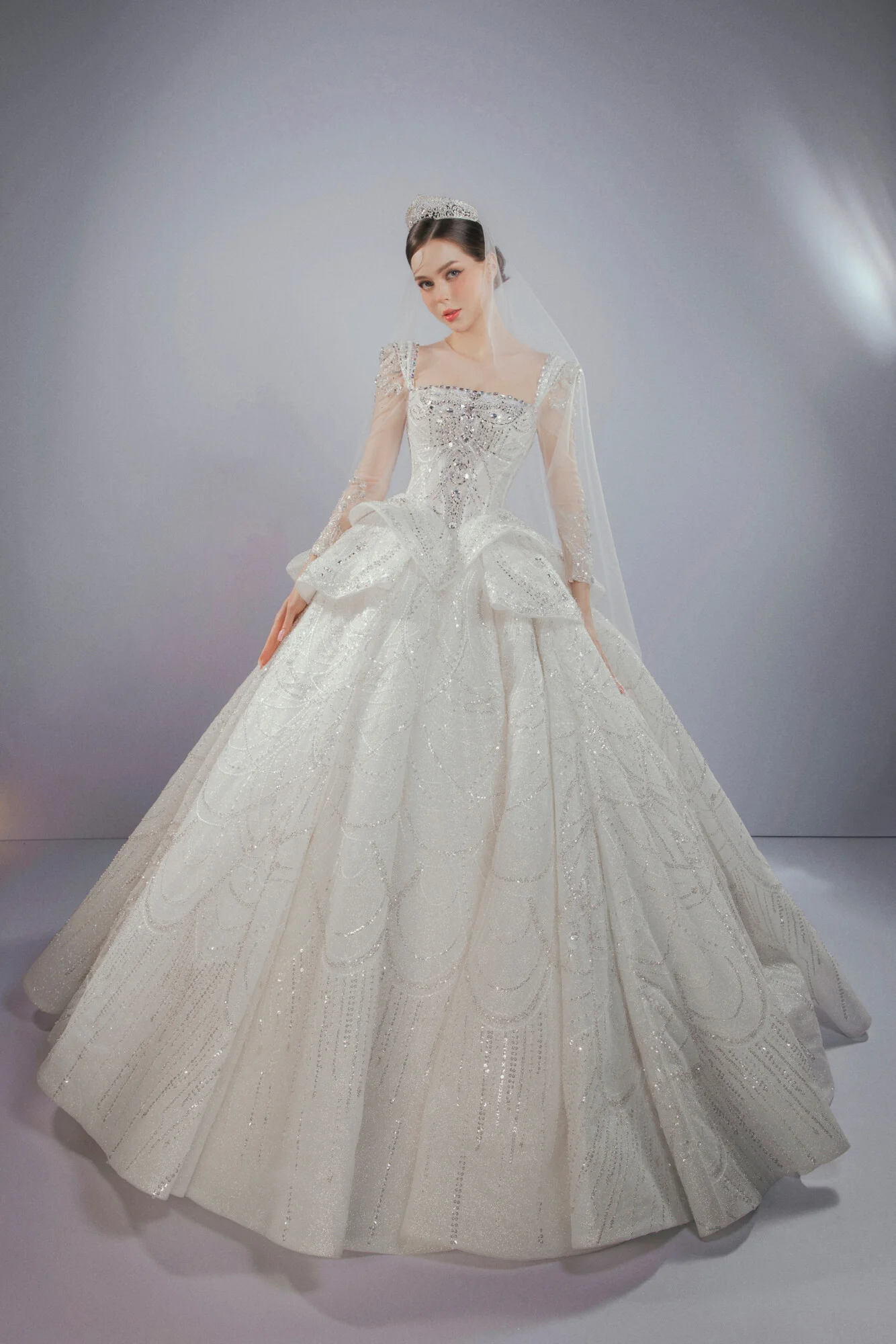 Nhẹ nhàng, lấp lánh như hàng ngàn vì sao đang rực sáng trên nền vải.