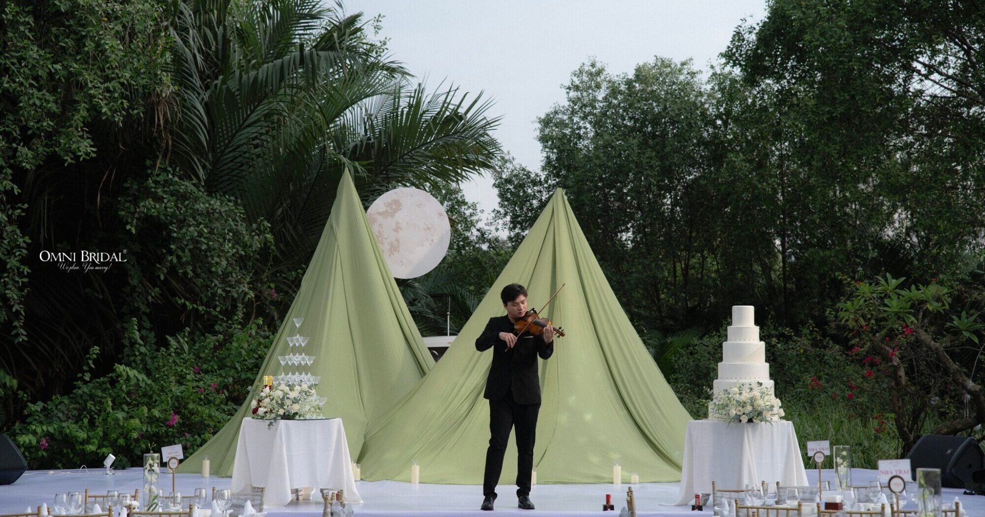 Lựa chọn màu sắc trang trí đám cưới mùa hè của bạn