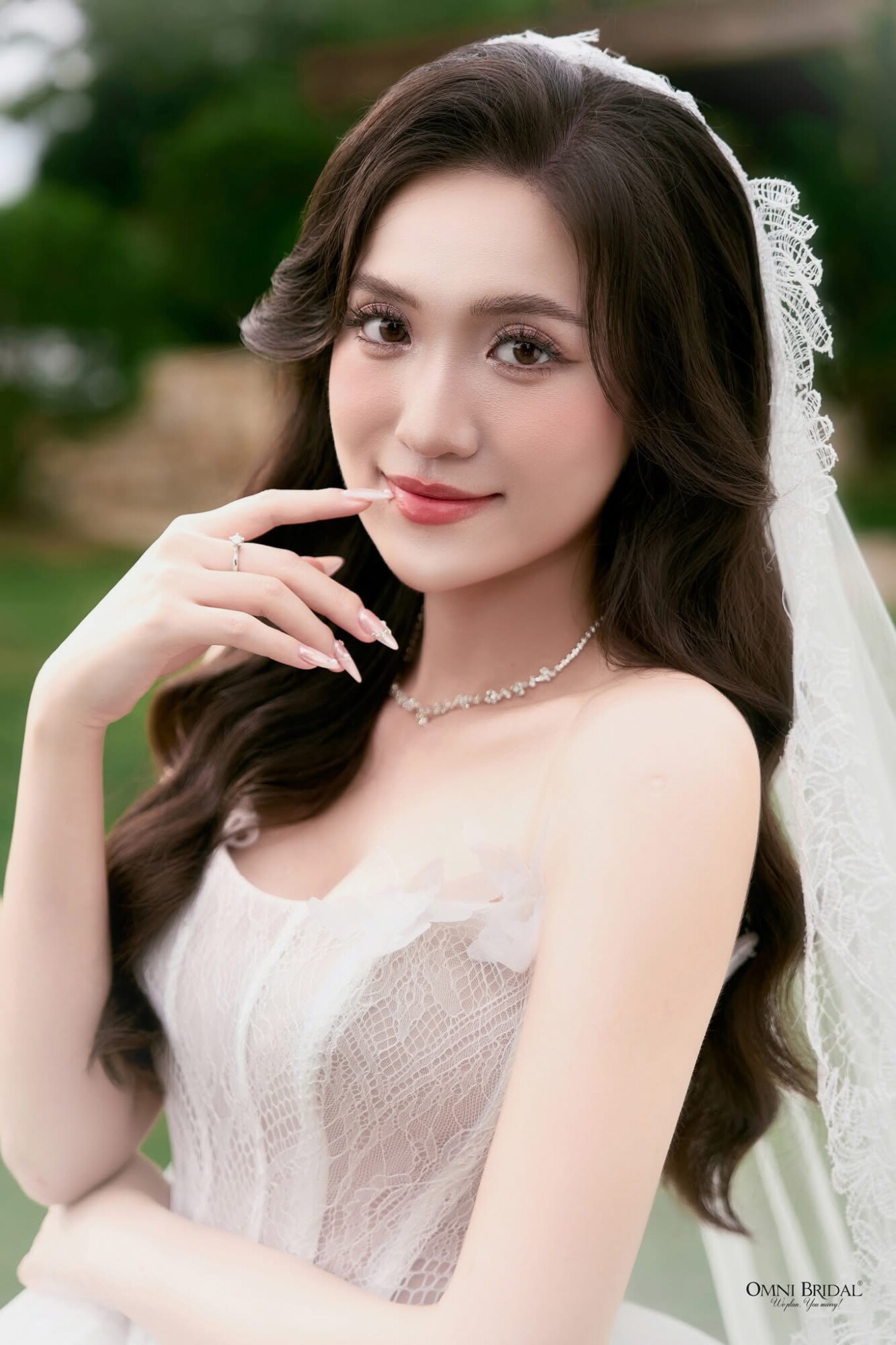 Make up cô dâu tạo sự thanh thoát cho gương mặt, không bị gò bó