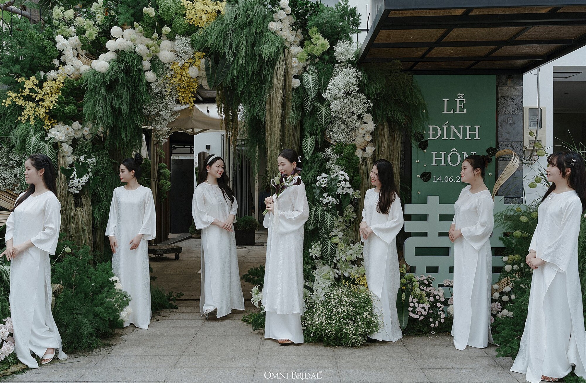 Bộ ảnh cưới ấn tượng với dâu phụ