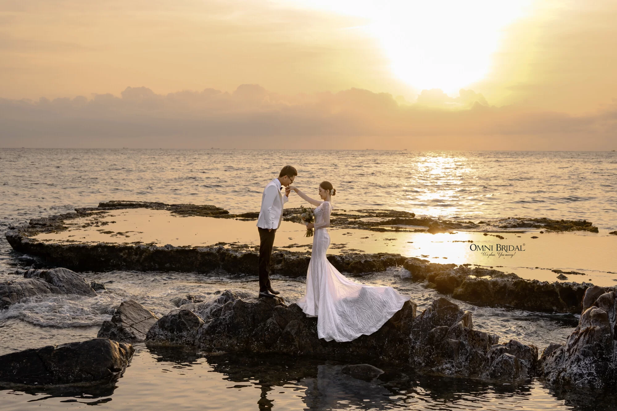 Thời gian và thời tiết là yếu tố tiên quyết trong chụp ảnh cưới ngoại cảnh