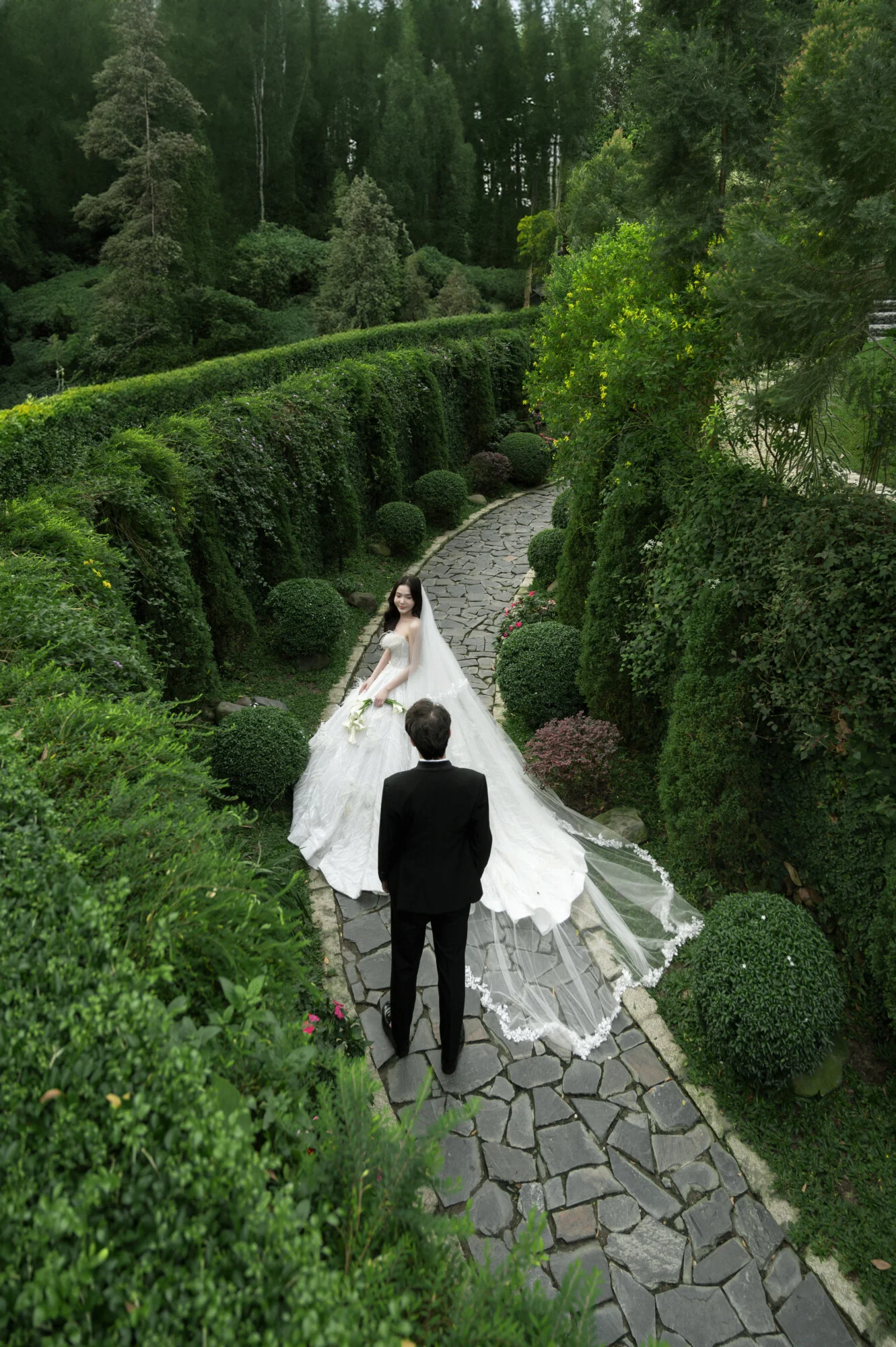 Những con đường không thể phù hợp hơn để có bộ ảnh chụp cưới đẹp 