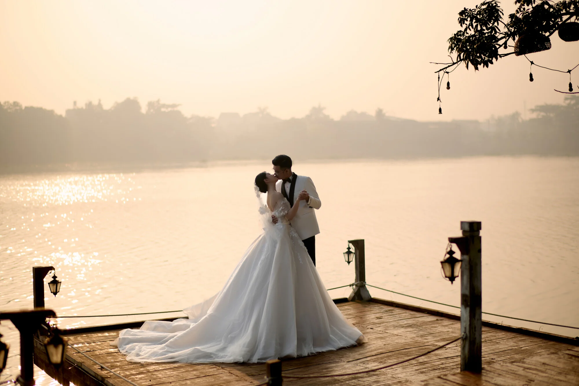 Từ khu vườn xanh ngát đến bờ sông lãng mạn - phim trường đều có thể đáp ứng 