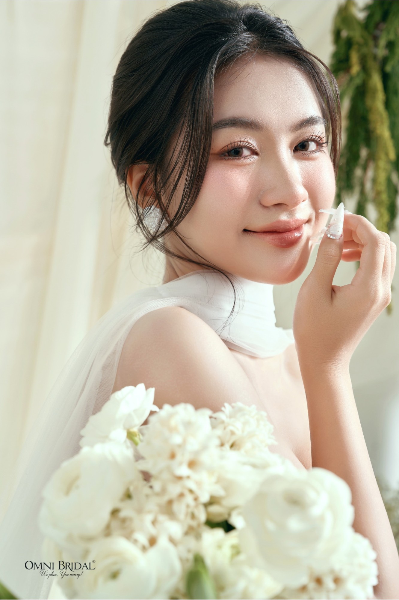 Tóc búi thấp kiểu cô dâu Hàn Quốc đầy thanh lịch