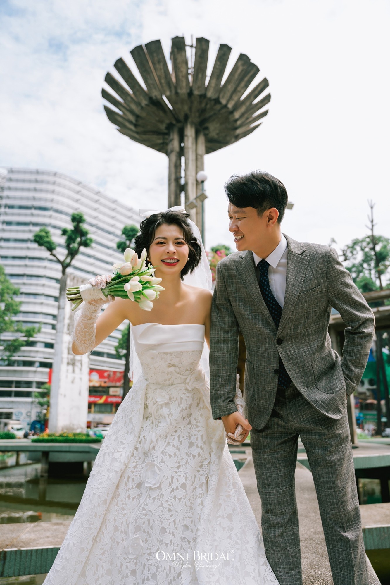 Cô dâu tóc ngắn không cần tạo kiểu cầu kỳ những vẫn đầy nổi bật