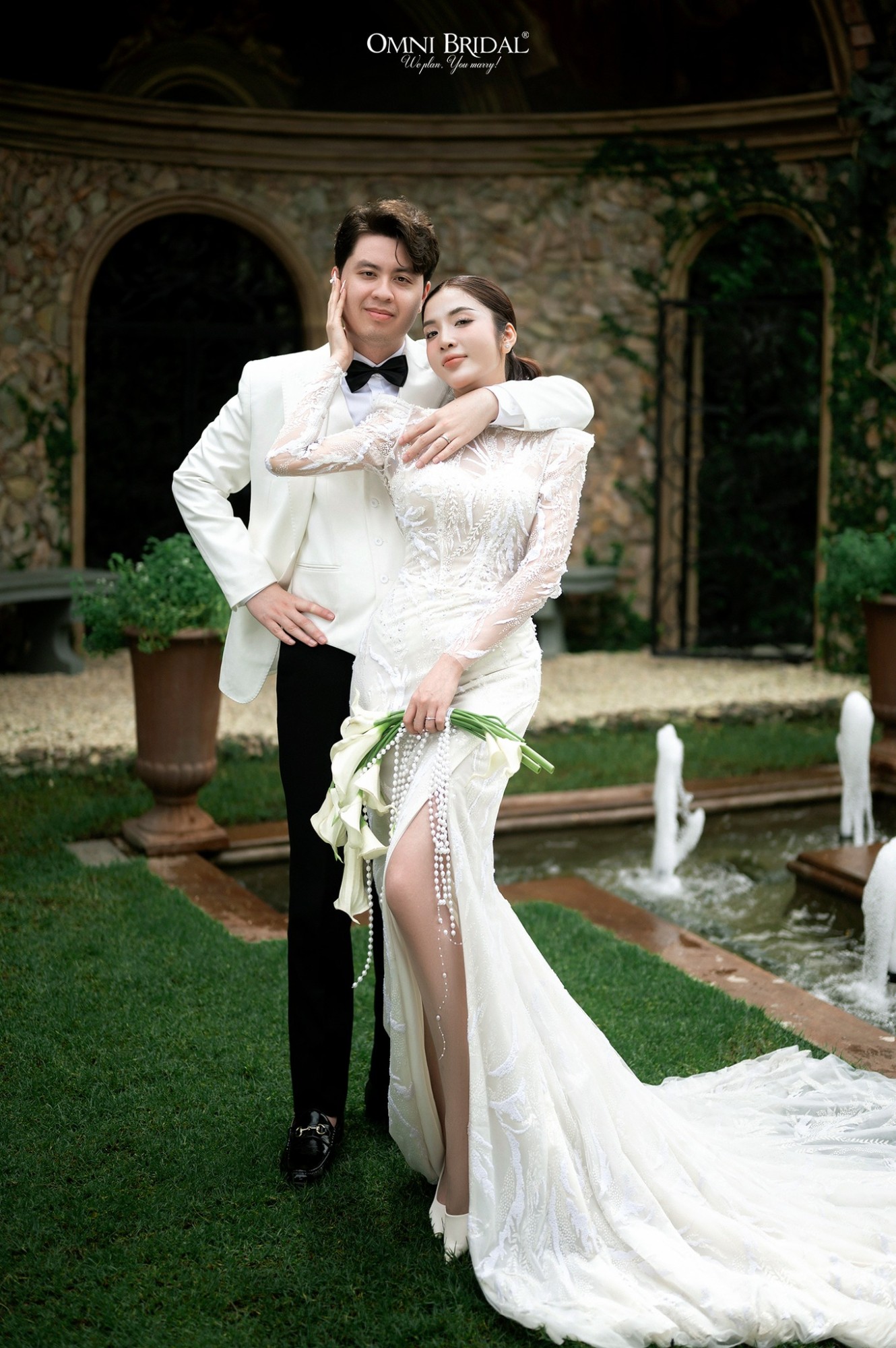 Váy cưới voan xẻ tà không chỉ mang đến hiệu ứng đẹp mà còn thoải mái