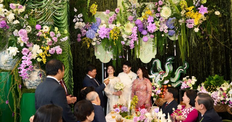 Chọn hoa trang trí gia tiên cũng cần phải có kinh nghiệm