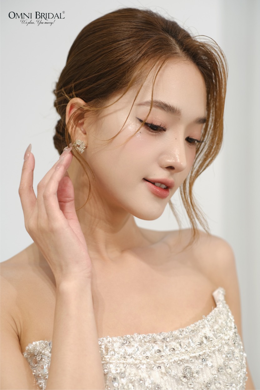 Xem xét kỹ để biết layout makeup cô dâu có hợp hay không