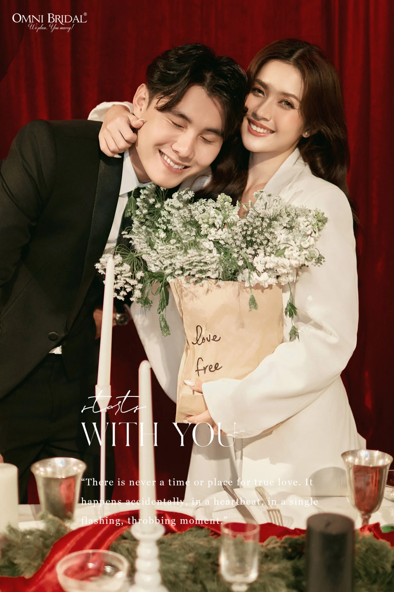 Concept ảnh cưới nhỏ gọn xoay quanh một bàn tiệc