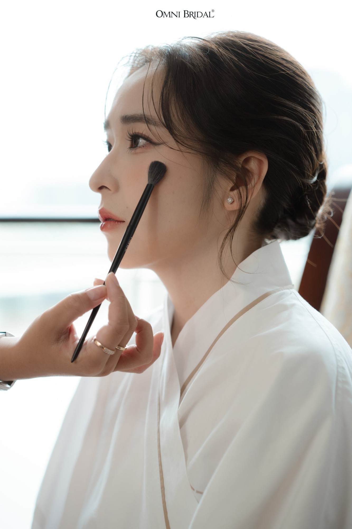 Để trang điểm cô dâu đẹp thì lớp nền chính là điều tiên quyết cần có