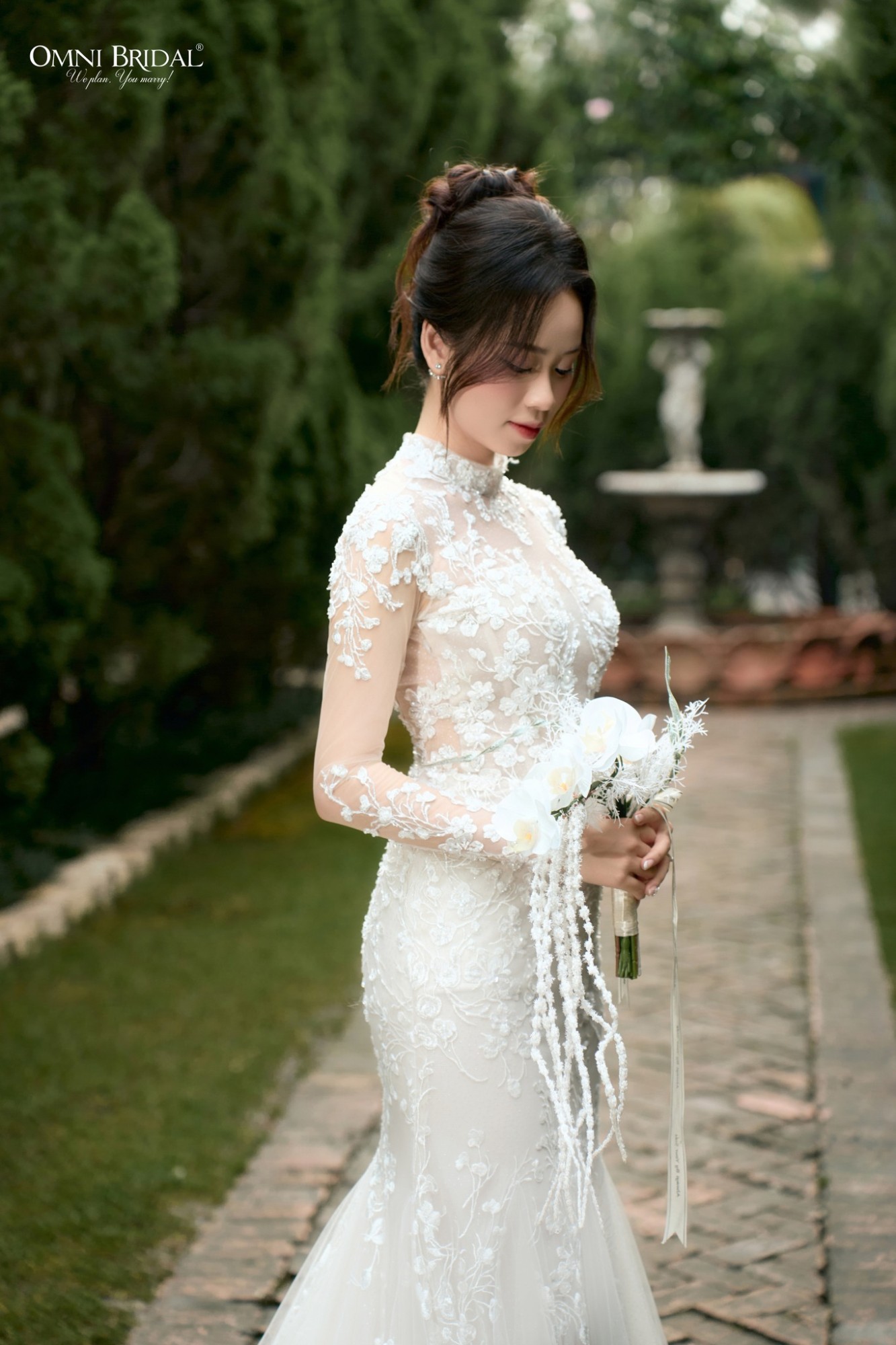 Phần tạo mái chữ S giảm phần góc cạnh của gương mặt