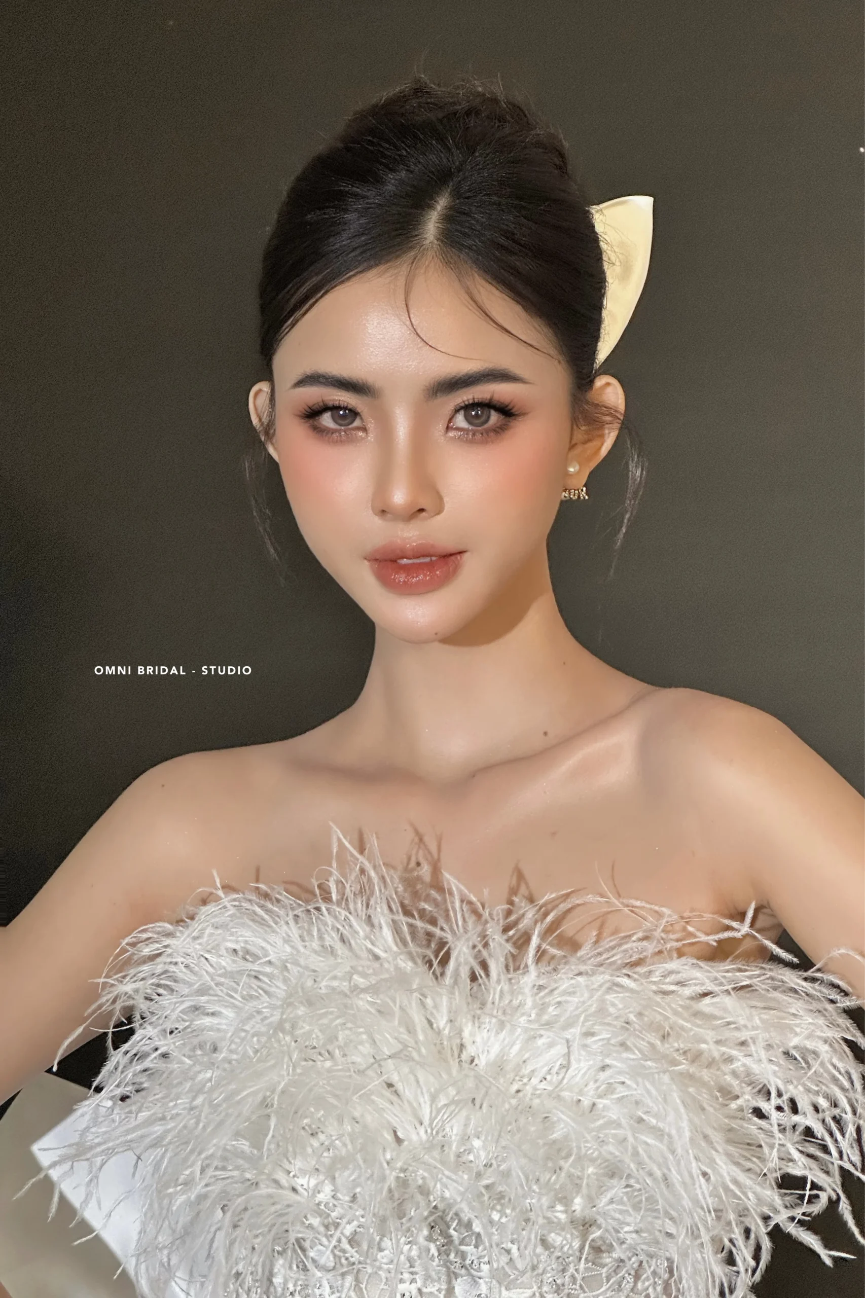 Layout makeup cô dâu có sự kết hợp nét Á - Âu cuốn hút