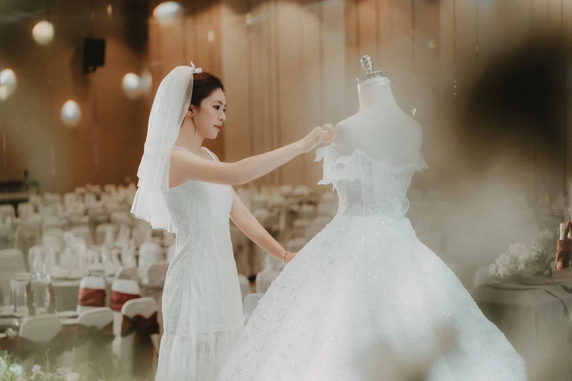 Các mẫu váy cưới liên tục được cập nhật, đa dạng thiết kế